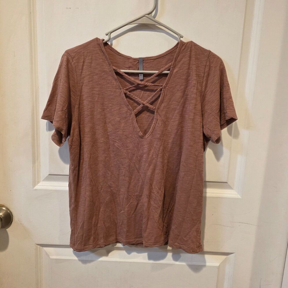Jolie Taupe Criss Cross V Neck Short Sleeve Tee Women's Medium Boho Casual